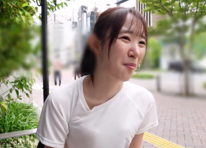 震えるほど…！バスケ部の細身女子高生が年上男性との情交SEX